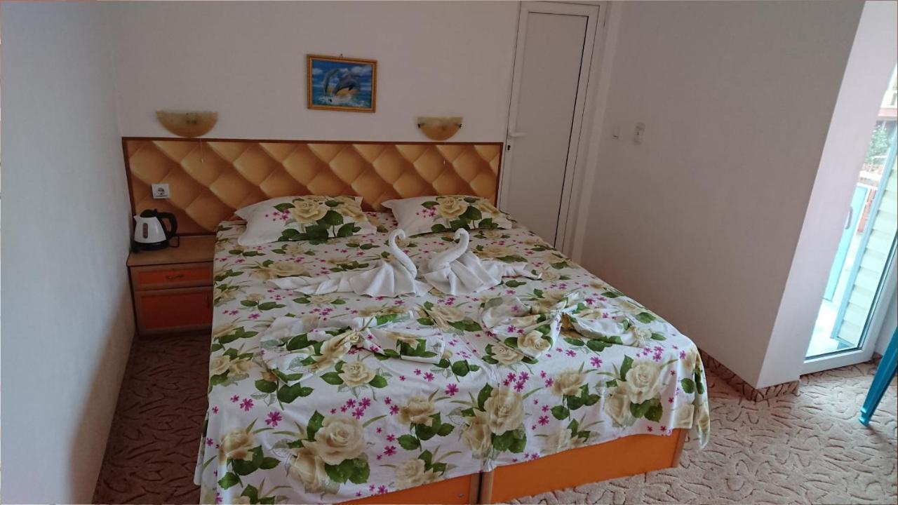 Sianie Guest House Равда Экстерьер фото