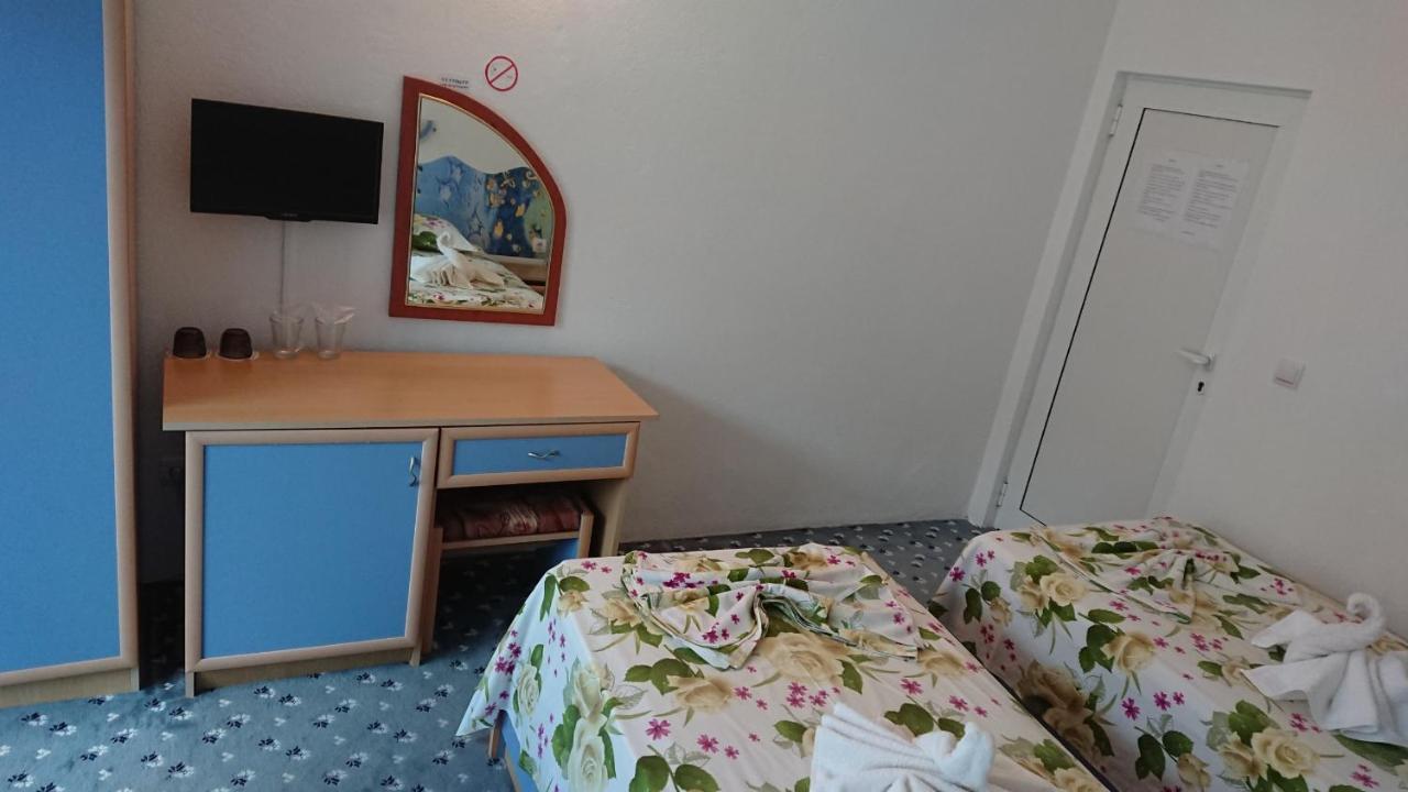 Sianie Guest House Равда Экстерьер фото