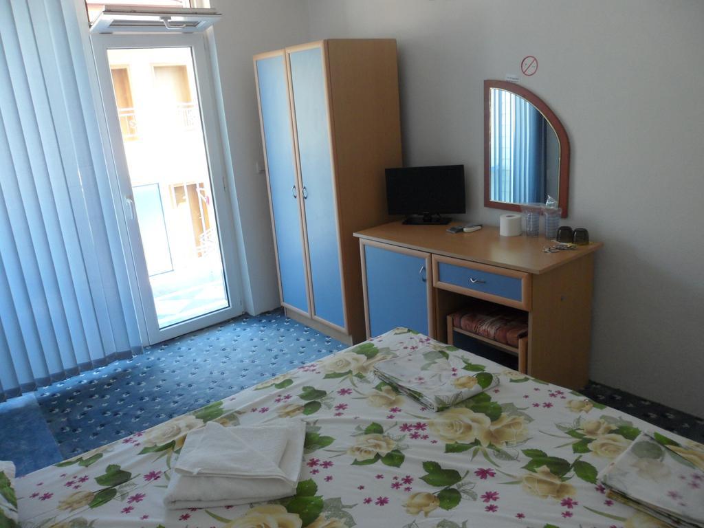 Sianie Guest House Равда Экстерьер фото