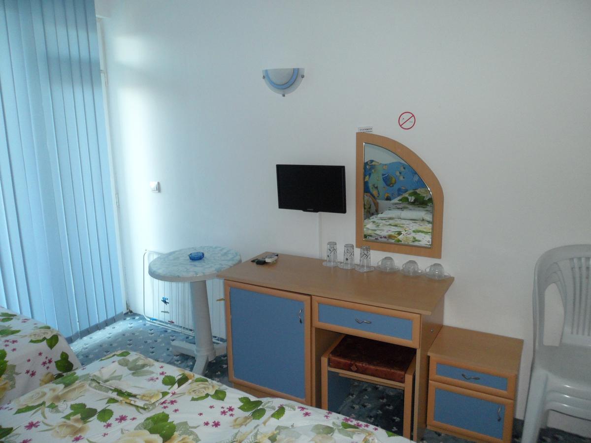Sianie Guest House Равда Экстерьер фото