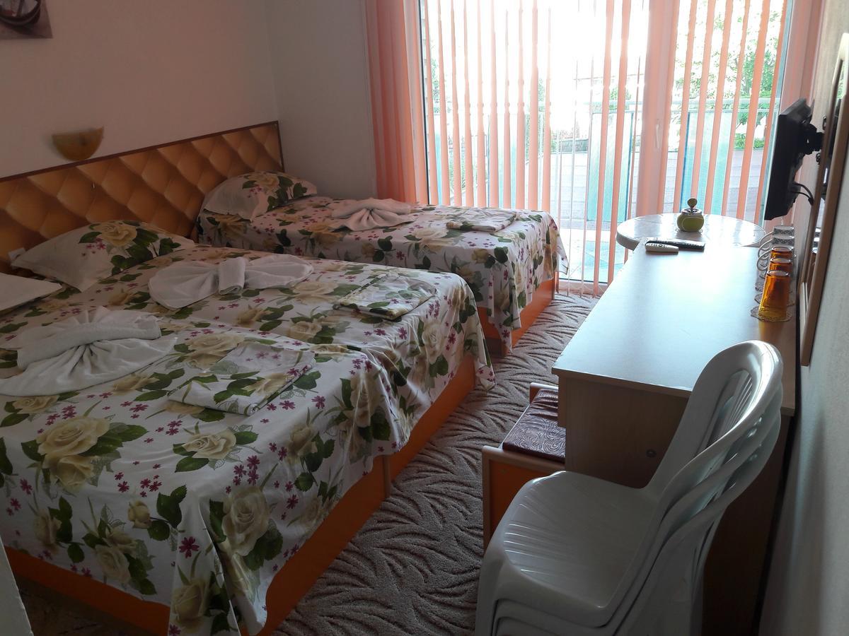 Sianie Guest House Равда Экстерьер фото