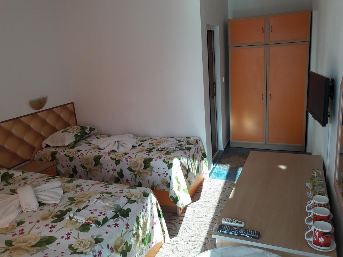 Sianie Guest House Равда Экстерьер фото