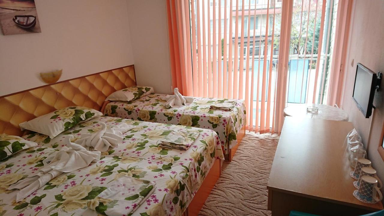 Sianie Guest House Равда Экстерьер фото